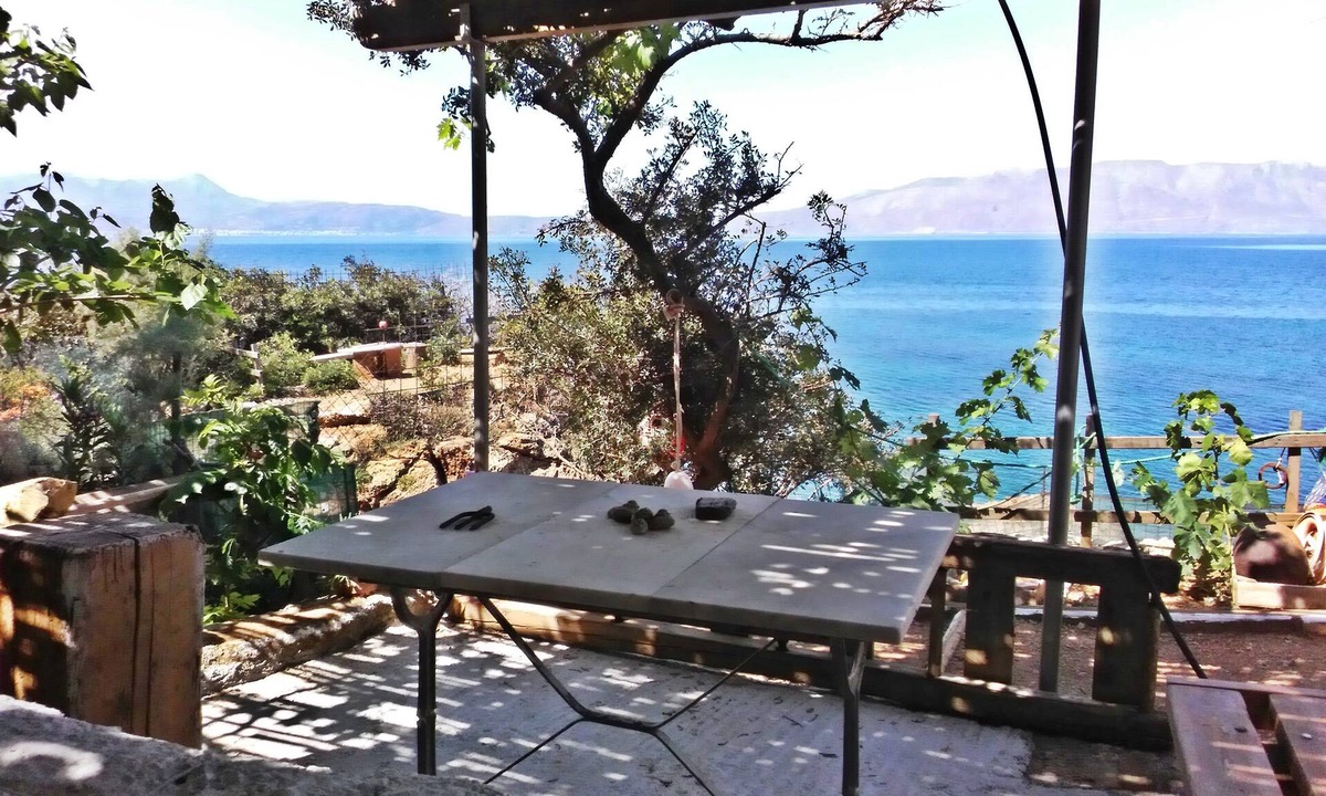 Kolymbari Cottage | 2 Annexed apartments over the sea – Private place to swim