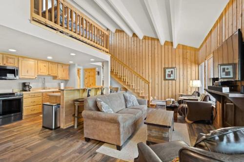 Warrior's Mark House | 3BDR Condo with Loft Heart of Breck Walk to Town