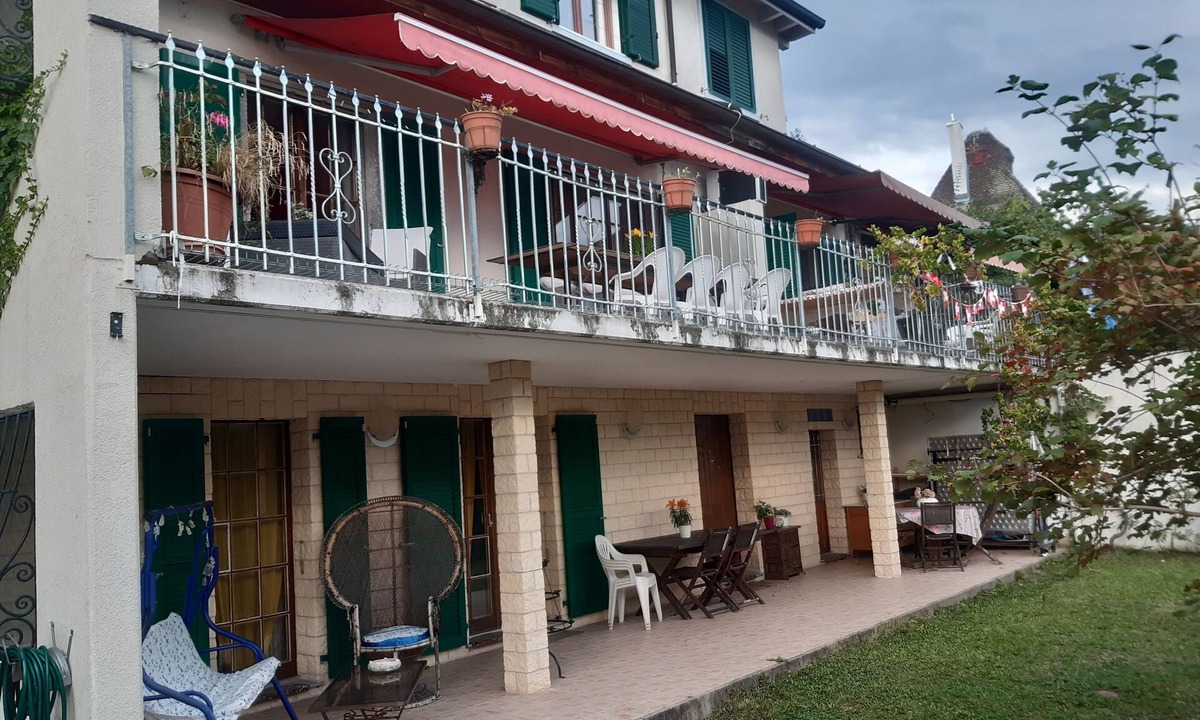 Montreux Apartment | Apartment with a garden, 100 m from Lake Geneva