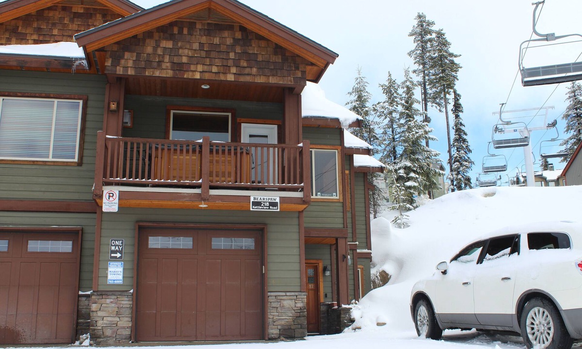Big White Ski Resort Ski Chalet | Bright End unit Townhome, priv. hot tub, 2 parking, ski in/out, close village