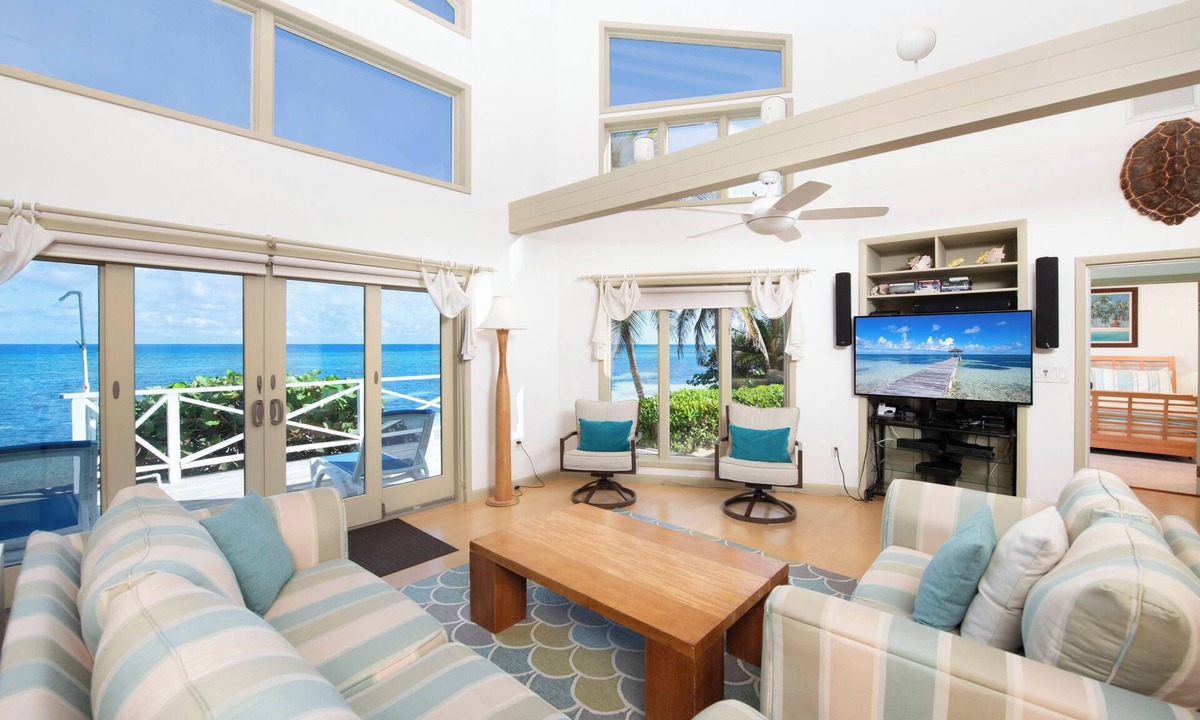 North Side House | Castaway Cove: Beach House w/Backyard Snorkeling, Dock, + Modern Interiors