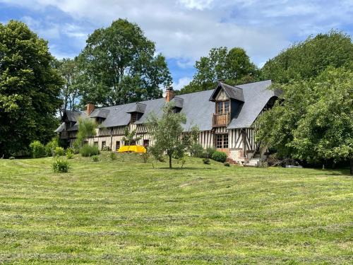 Bonneville-la-Louvet Apartment | Charming Normandy House - Perfect for a Family Weekend Getaway