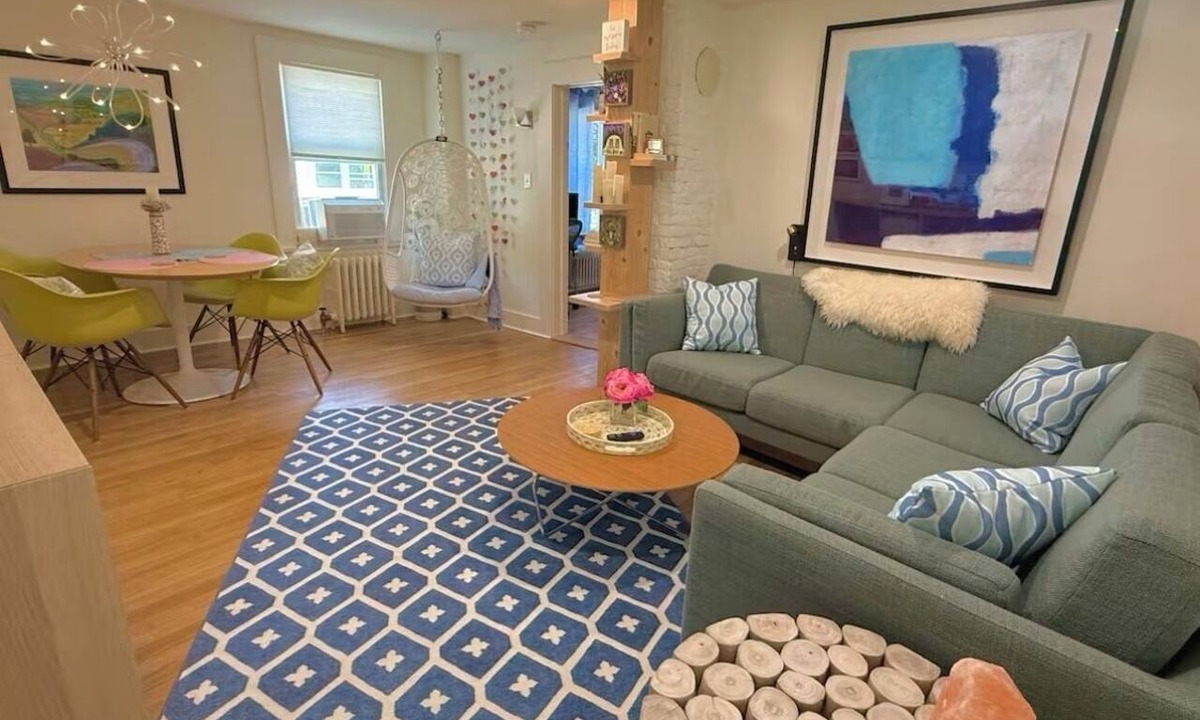 Stockbridge Apartment | Clean & Modern space with a mix of original warmth and charming renovation.