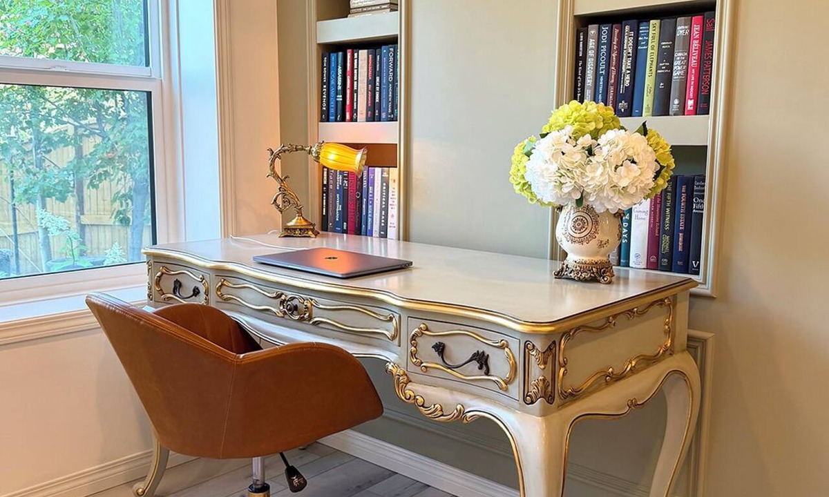 Cranston Apartment | French-Curated Suite Parisian Elegance