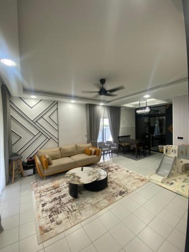 Kuala Langat District House | Homestay Rindu Houz, 4 Bedrooms All Aircond, Bandar Mahkota Banting