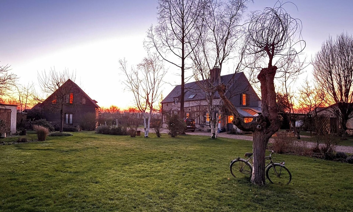 La Foret Du Parc Villa | Large-capacity cottage in Normandy! Peaceful yet close to everyth. Dogs welcome.