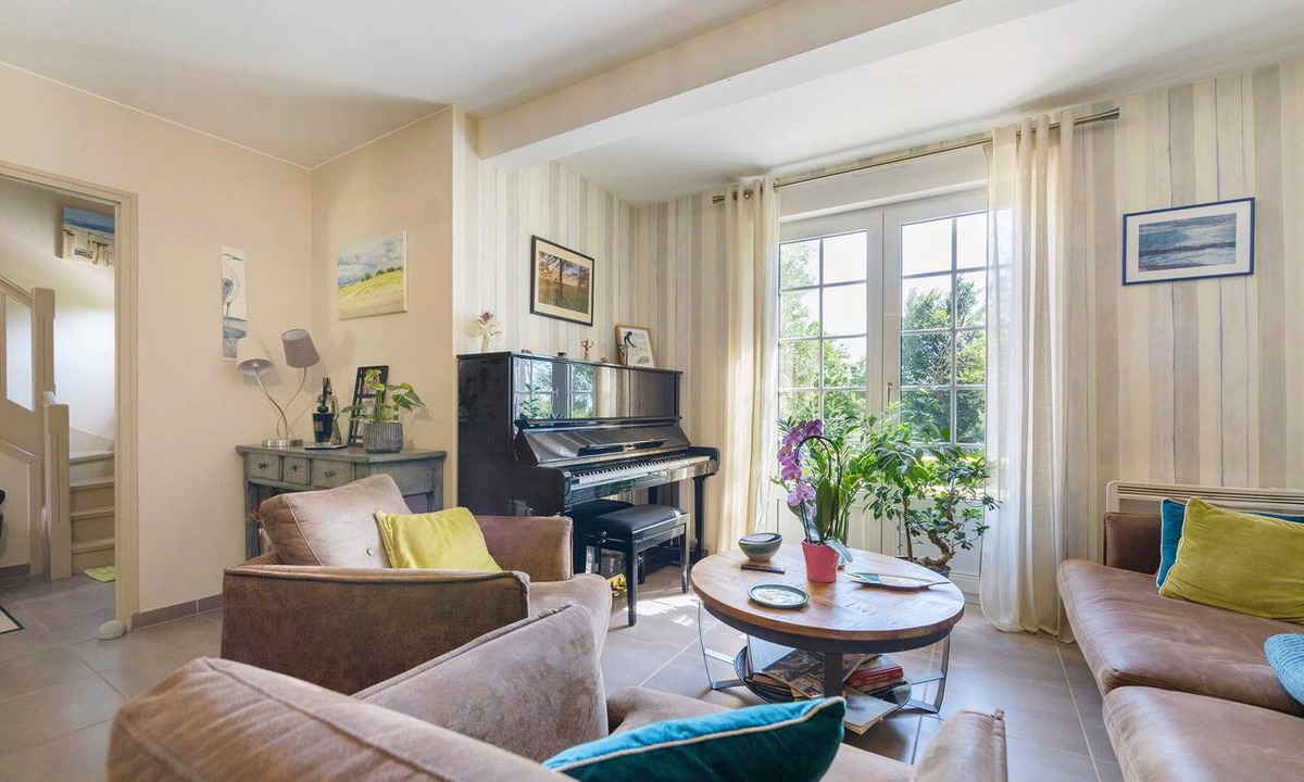 Dragey-Ronthon Bed & Breakfast | Le Lys De Mer Guestroom with Sea View, Shared Terrace, and Wi-Fi