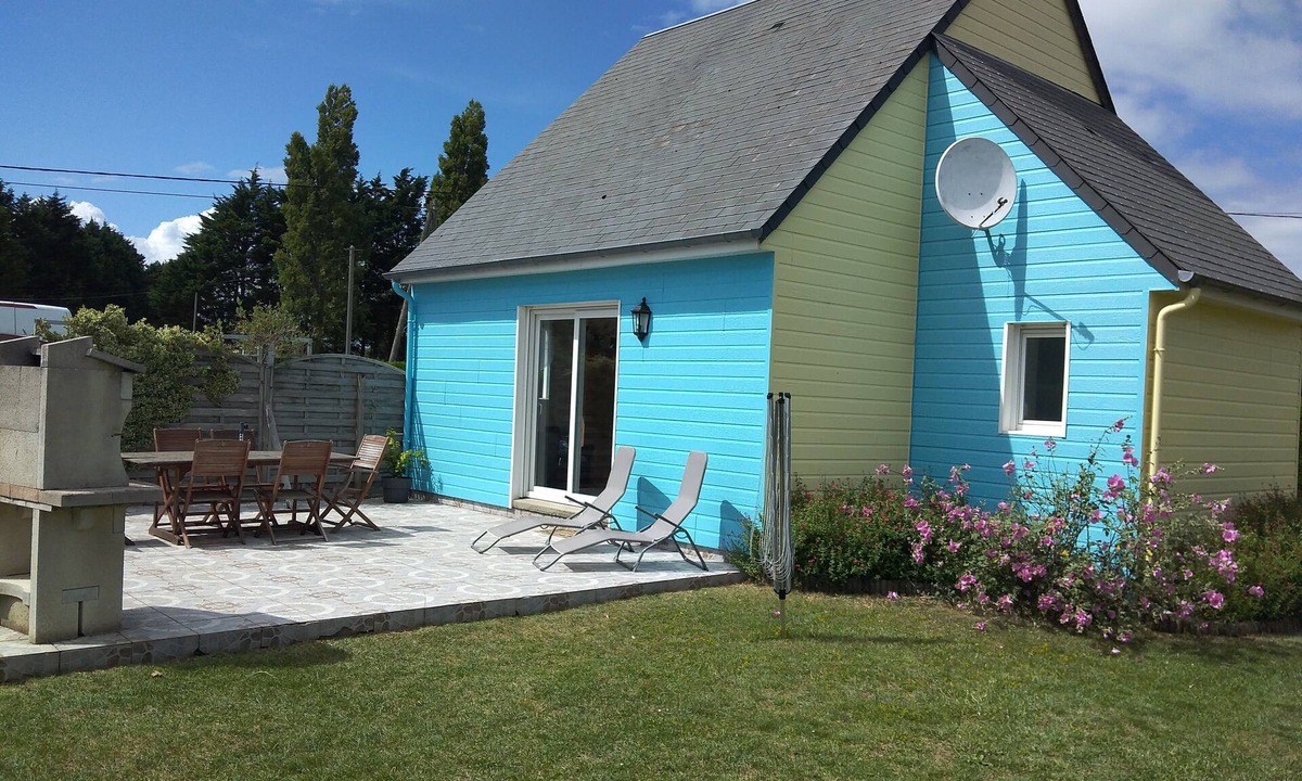 Saint-Germain-sur-Ay House | Maison Bleu