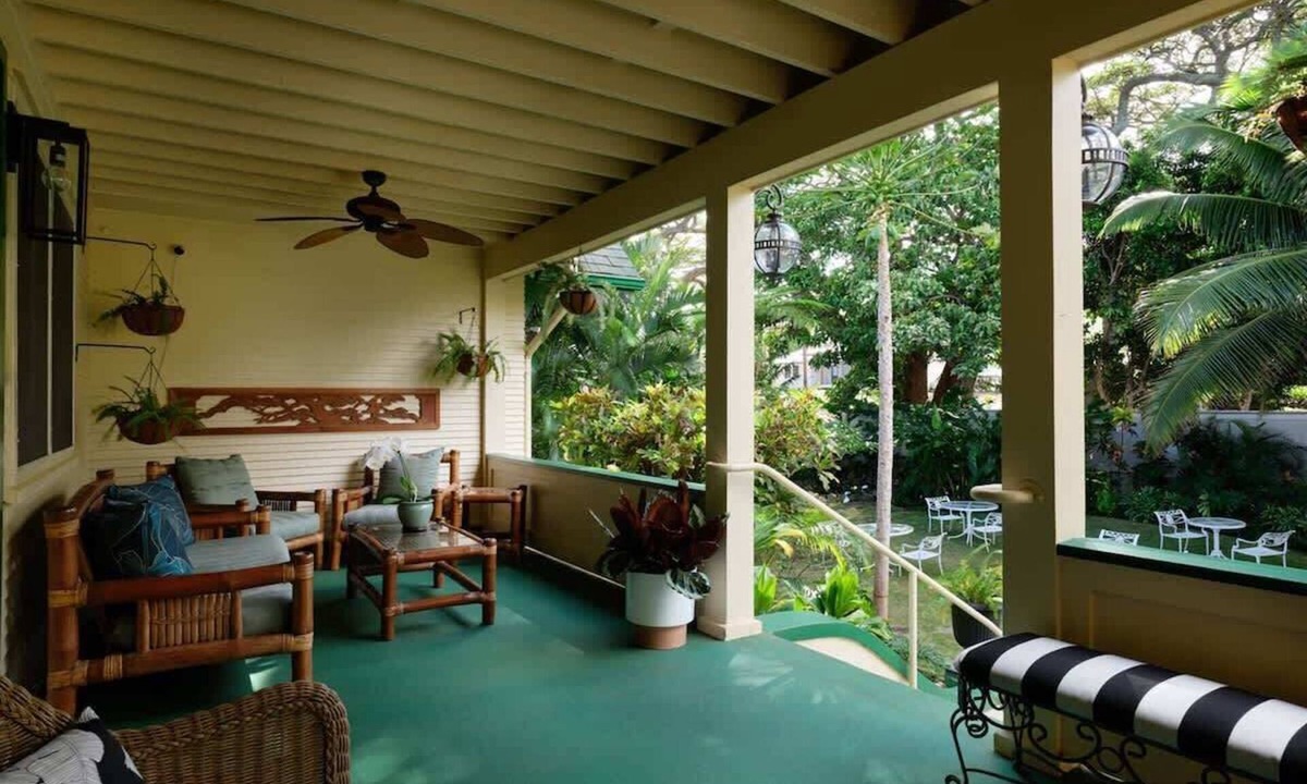 Wailuku House | Mamane Suite - Historic charm and views