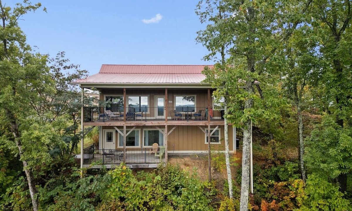 Tennga Cabin | Mountain Oasis: Cozy Cabin with Stunning Views Near Ocoee River