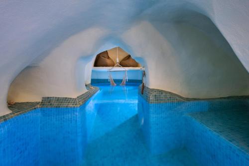 Messaria Villa | Mystagoge cave pool/jacuzzi, cellar and hammam