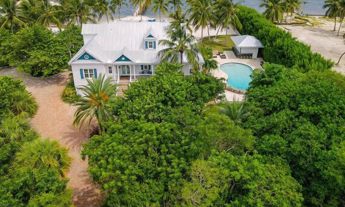 Plantation Key Villa | Ocean Front 5 Bedroom Estate in the Heart of Islamorada