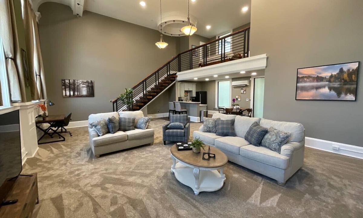 Barre Apartment | One Zero Five Stay 301