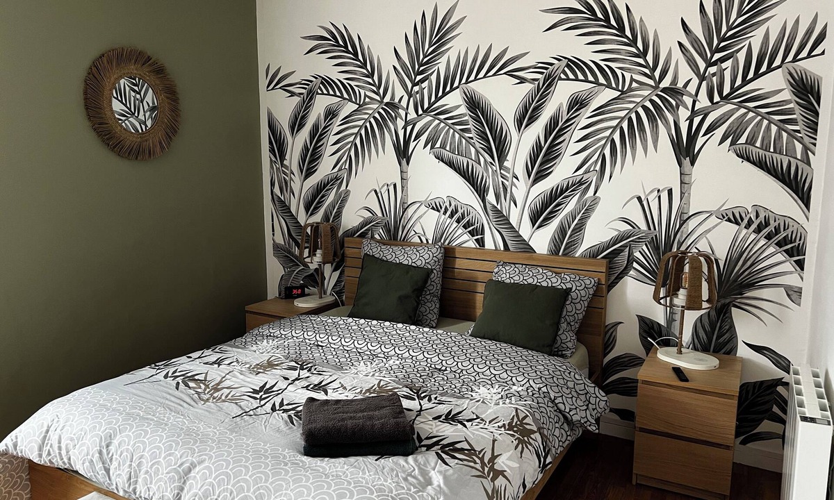 Cleon House | Quiet two-bedroom house on the banks of the Seine with parking space. Outdoor terrace