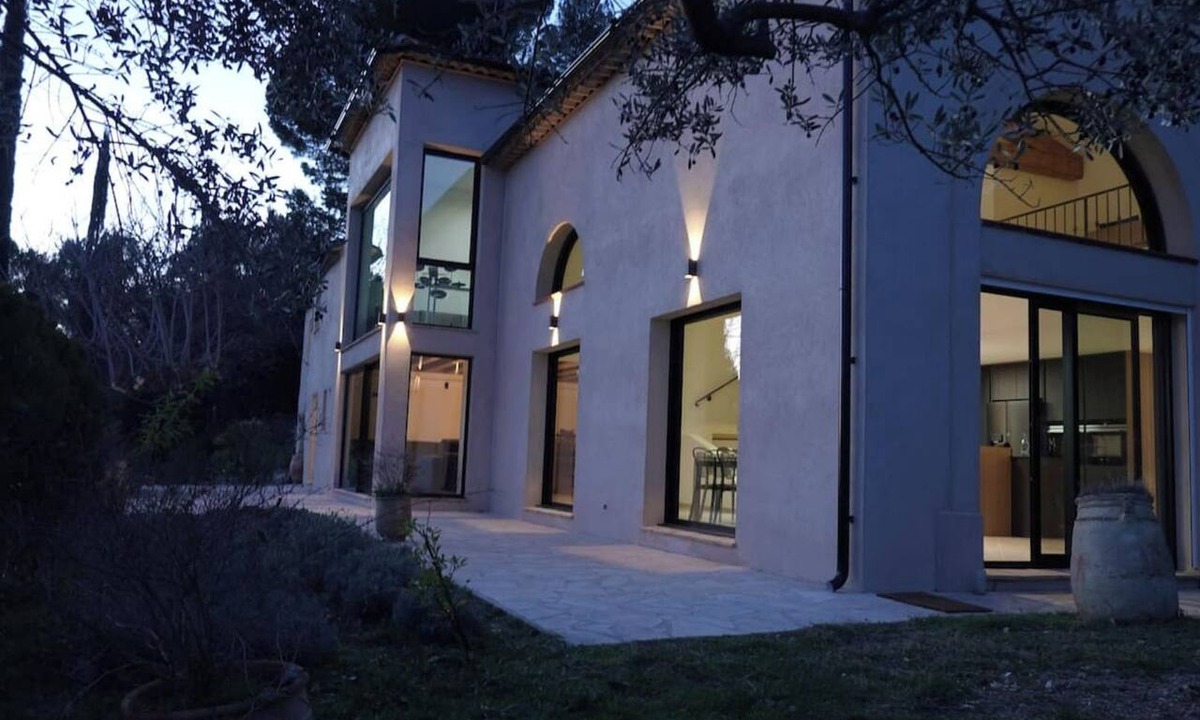 Callas Villa | Secluded villa with air conditioning, a heated pool, and views of vineyards and the sea