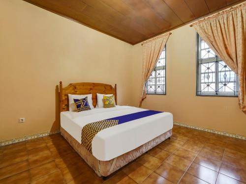 Cipanas Hotel | SPOT ON 91107 Villa Galaxy Resort