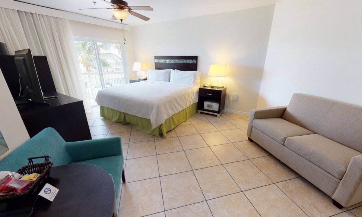 Crystal Harbour Resort | Tropical Retreat in the Cayman Islands! 4 Island View Rooms! Steps to the Beach!