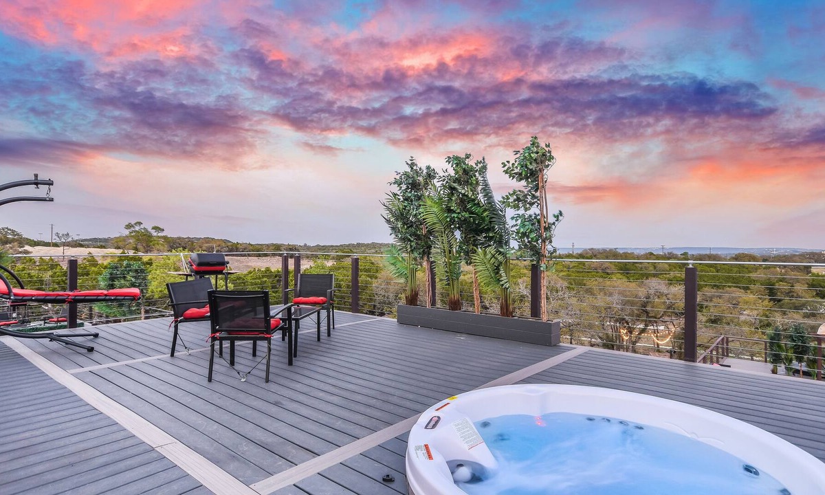 Lago Vista Resort | Unique & Plush Eco-Glamping Resort in TX Hill country!