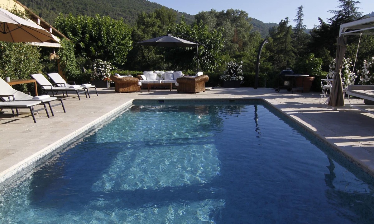 Tourrettes-sur-Loup House | Villa with a heated pool and a lazy river, incredible views of the mountains