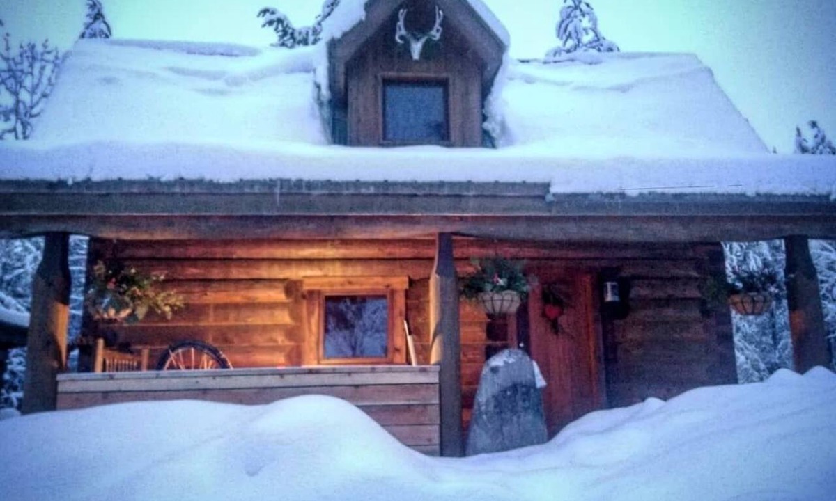 Salmon Arm Cabin | Violet Cabin at Tin Poppy: Off-Grid Glamping + Private Sauna near Salmon Arm, BC