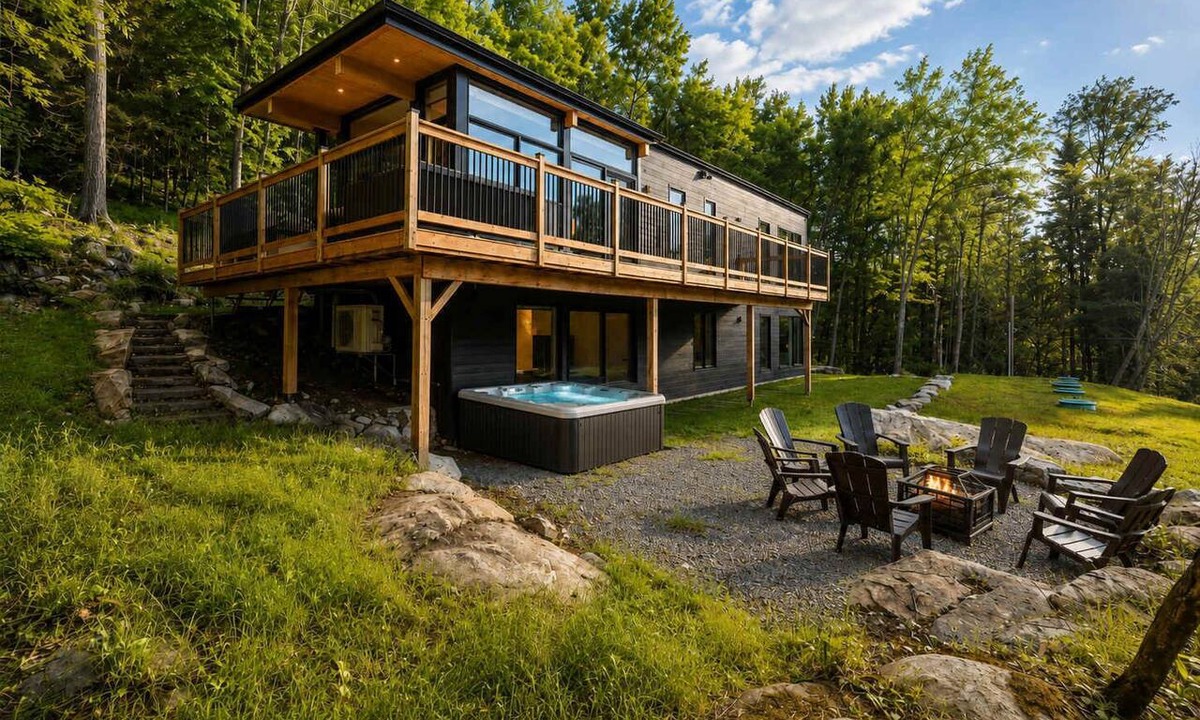 Nominingue Ski Chalet | Whiskey Mountain | Spa, fireplace and forest