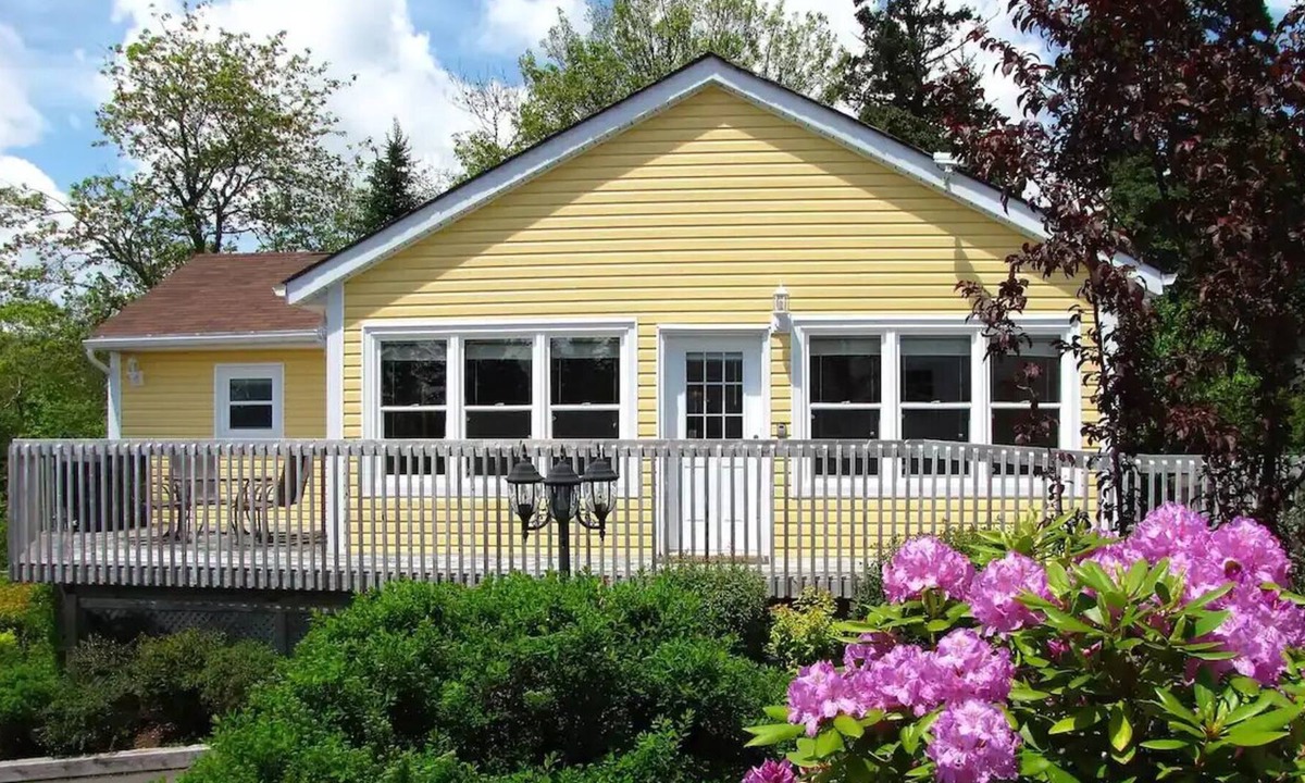 Boutiliers Point Cottage | Wilson's Coastal Club - C1