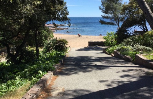 Boulouris-sur-Mer House | 30m from the beach, air-conditioned house, sea view, enclosed garden, ideal for families
