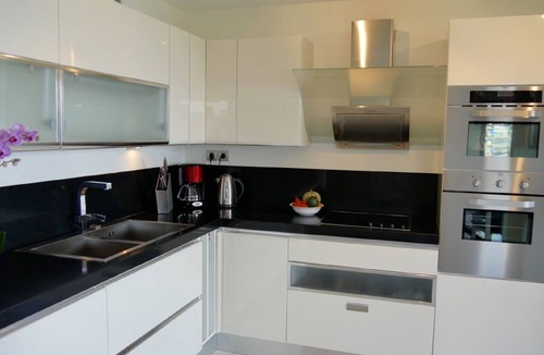 Antibes City Centre Apartment | A luxury apartment with stunning views over the bay of Antibes