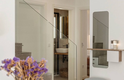 Peniche Villa | Beachside Hideaway - Elegant Coastal Getaway