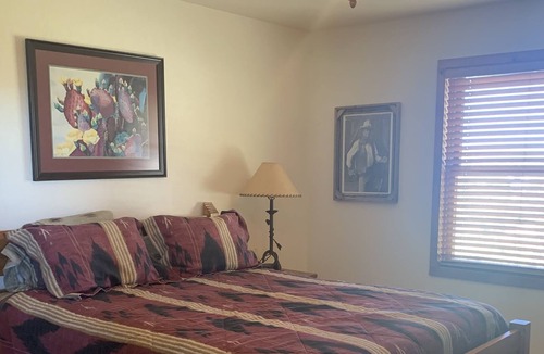 Springerville Other | Beautiful mountain getaway with hot tub and game room.