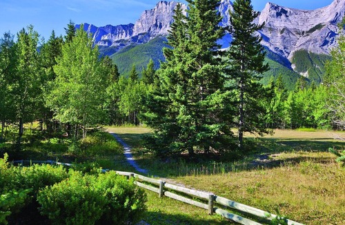 Canmore Resort | Beautiful resort in the heart of it all!