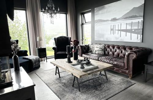 Grenivik Villa | Black pearl - Villa with a view