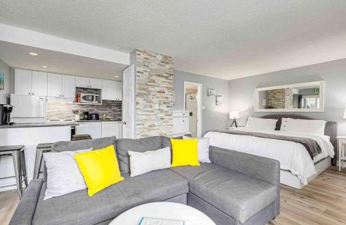 Craigleith Apartment | Blue Mountain Hideaway at North Creek Resort