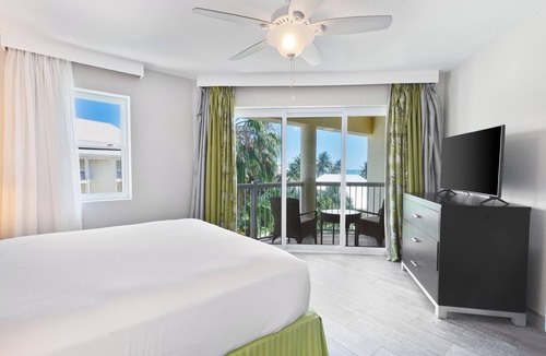 Crystal Harbour Apartment | Breakfast, Island Views & North Sound Sunrises By The Beach