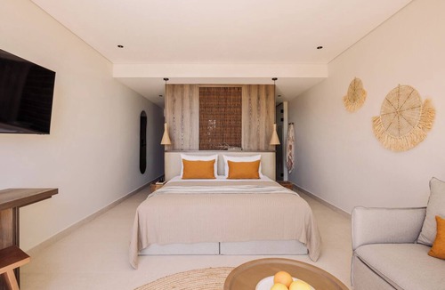 Kavos Hotel | Cabo