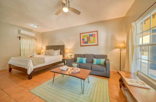 Antoneys Cay Resort | Caribe Tesoro