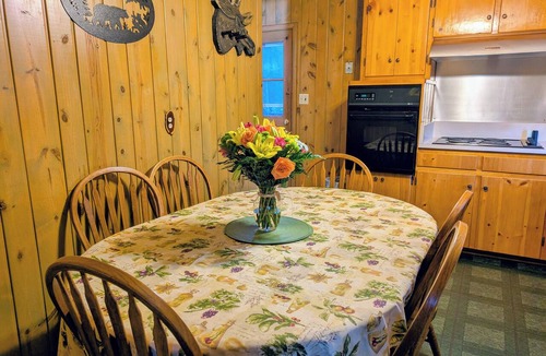 Colorado Springs Cabin | CASCADE MOUNTAIN RETREAT: MOUNTAIN VIEW, GREAT LOCATION NEAR LAKE AND PIKES PEAK