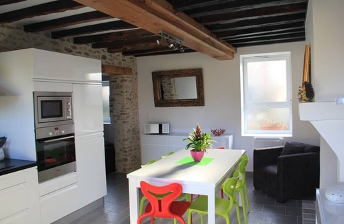Houlbec-Cocherel Cottage | Charming, comfortable 3-star gite in the center of a quiet, wooded village.