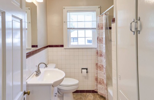 Tullahoma House | Charming Tullahoma Stay w/Great Walkable Location