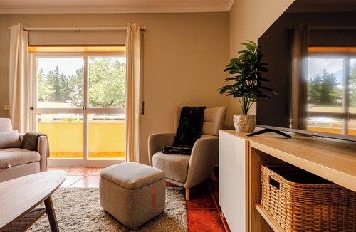 Nossa Senhora do Populo Apartment | Cozy 3-bedroom apartment near the center of Caldas da Rainha - Relax in comfort