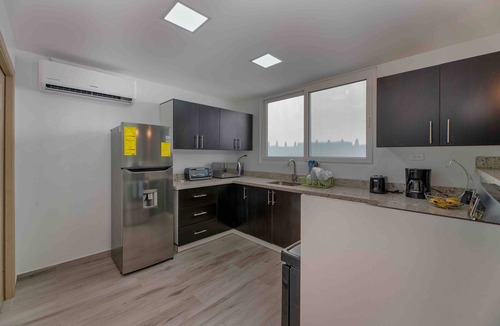 Antoneys Cay Villa | Cozy Beach Villa at The Shores 5 minutes from the beach