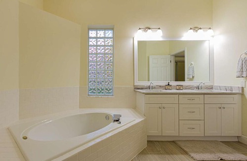 Crown Pointe House | Crown Pointe-Mabry Drive