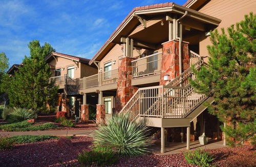 West Sedona Resort | Desert Resort perfect for Hiking Cathedral Rock with access to outdoor pool and hot tub