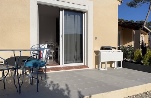 Le Thoronet Apartment | Detached studio with a swimming pool, located between the sea, the Gorges du Verdon, and the lakes