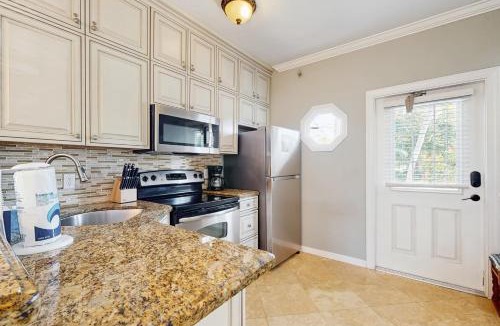 Marathon House | DK35 - Blue Water Cottage Villa