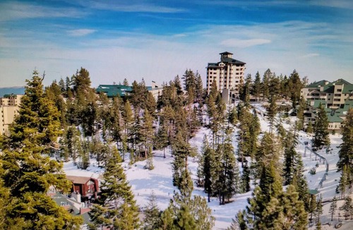 Tahoe Village Resort | Experience Tahoe's Ski Scene at Holiday Inn Club Vacations Tahoe Ridge Resort