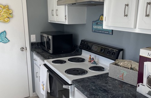 Gulf Breeze House | Family cottage by boat launch, minutes to Navarre or Pensacola Beach!
