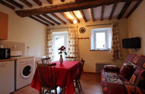 Saint-Sauveur-Lendelin Cottage | Cozy Cottage with Terrace, Near Mont Saint-Michel, Pet-Friendly, WiFi Included