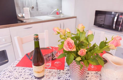 Fecamp Cottage | Gîte De La Voûte in Fécamp with Wi-Fi