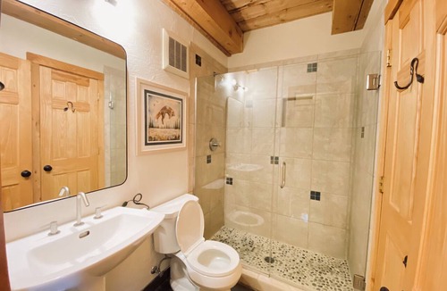 Crested Butte Cottage | Hotub!Fireplace!Sauna!Best Location In Town!Steps to FREE Shuttle!Comfy!